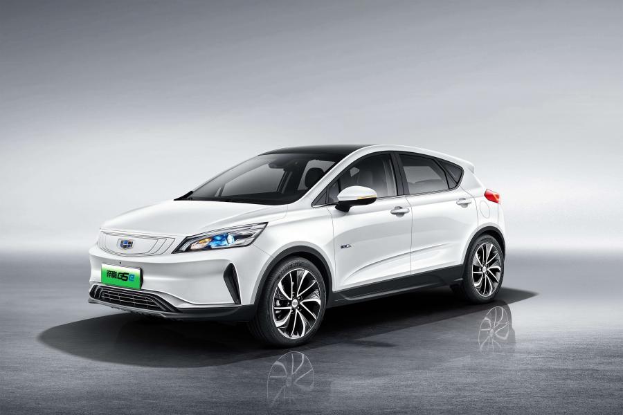  Geely Emgrand GSe (FE-7) 2018 года  (фото 7 из 13)